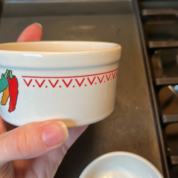 EUC matching ceramic pepper dishes - Picture 5 of 9